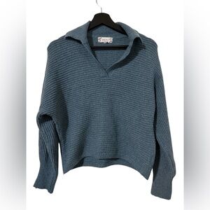 Pink Rose V-Neck Sweater in Deep Blue